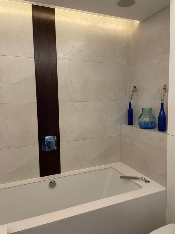 3Bedroom Smarthome Apartment Zielona Gora  Bagian luar foto