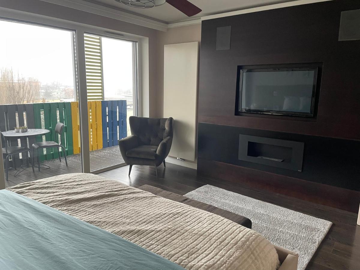 3Bedroom Smarthome Apartment Zielona Gora  Bagian luar foto