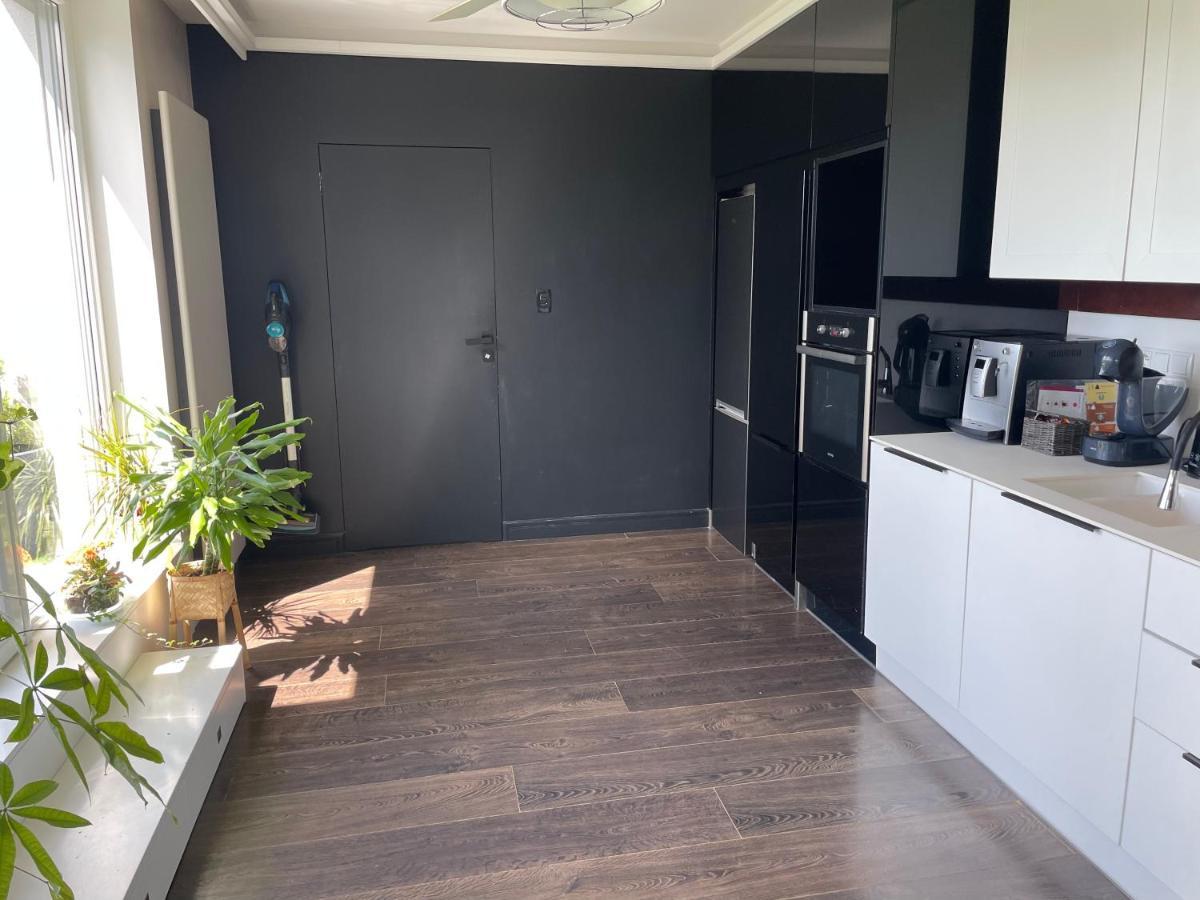 3Bedroom Smarthome Apartment Zielona Gora  Bagian luar foto